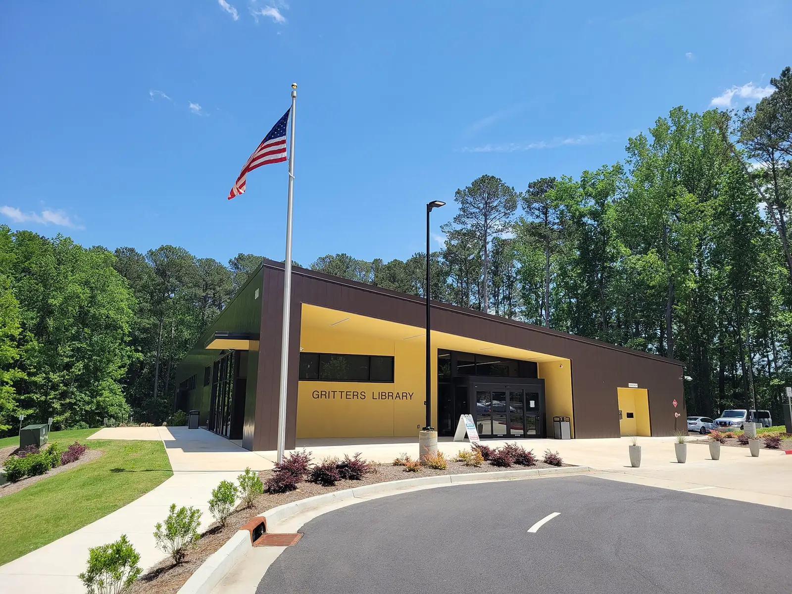 Gritters Library in the Blackwells area of Cobb County, near Daniell Middle School